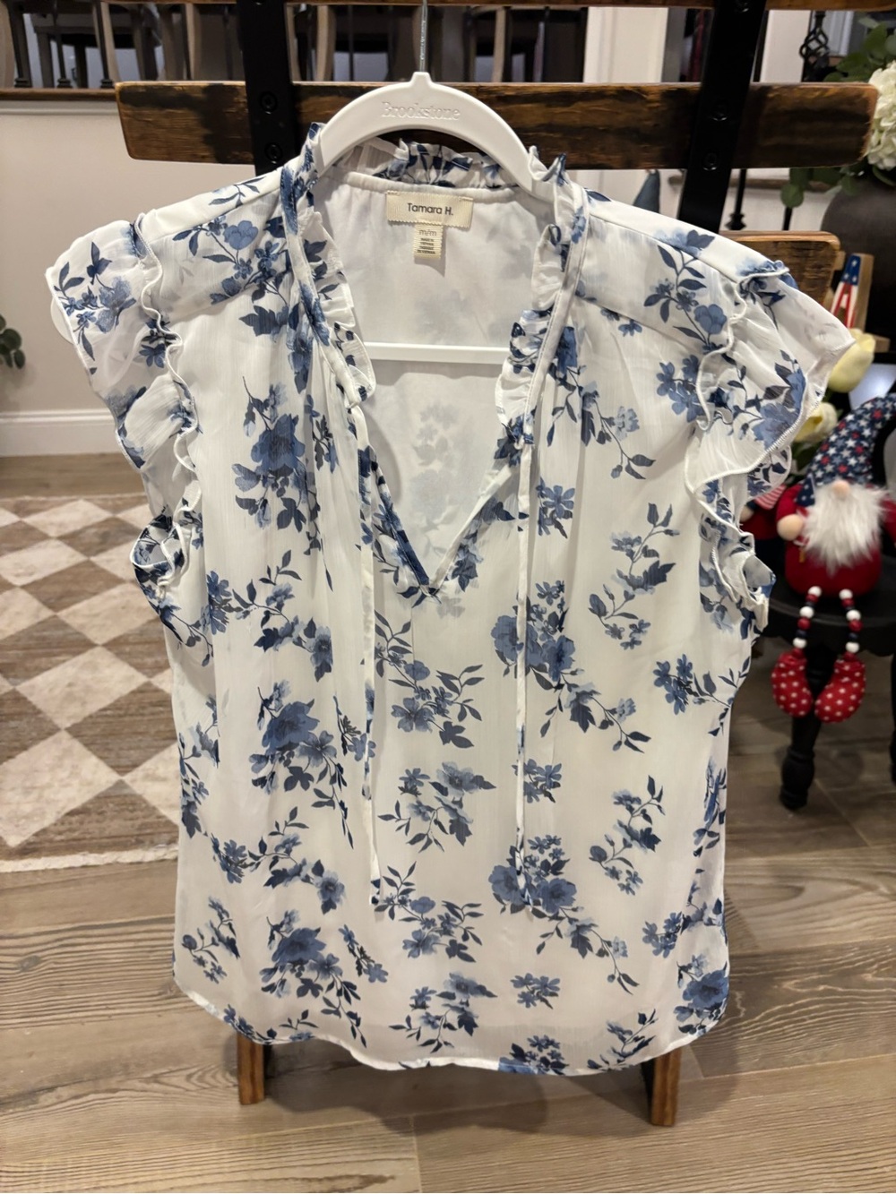 Women's White & Blue Floral Ruffle Tie-Neck Flutter Short Sleeve Top - Size M
